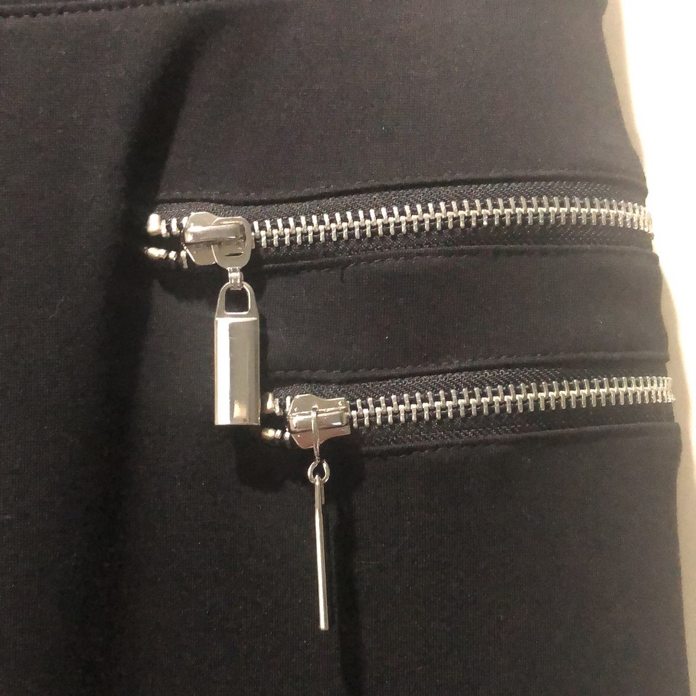 Black skirt - Picture 2 of 4